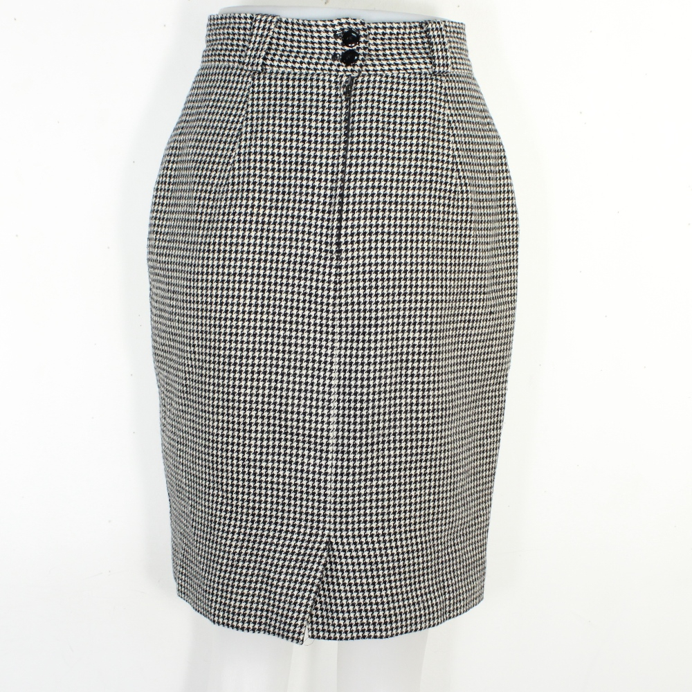 Jupe Courte Noir/ Blanc Taille Estimé 36 - Image 2